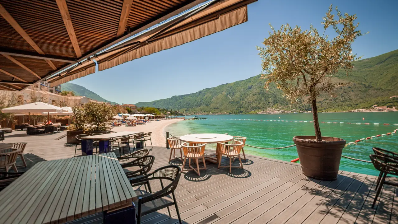 HUMA KOTOR BAY HOTEL & VILLAS