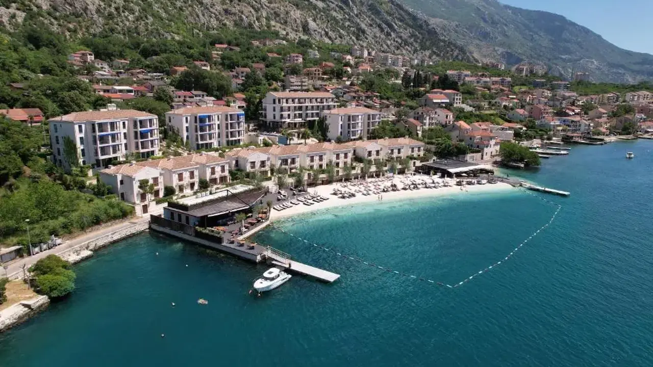 HUMA KOTOR BAY HOTEL & VILLAS