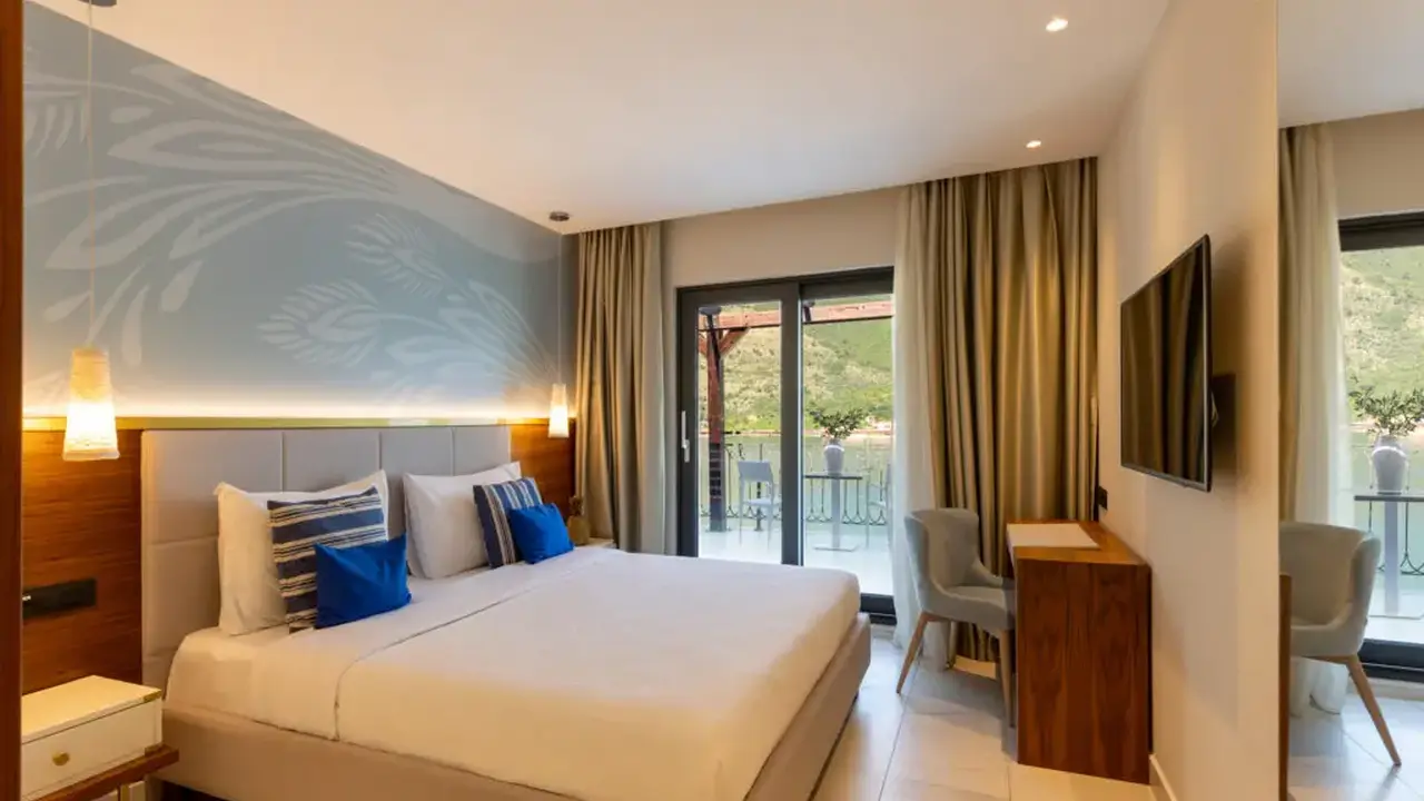 HUMA KOTOR BAY HOTEL & VILLAS