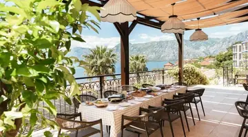 HUMA KOTOR BAY HOTEL & VILLAS