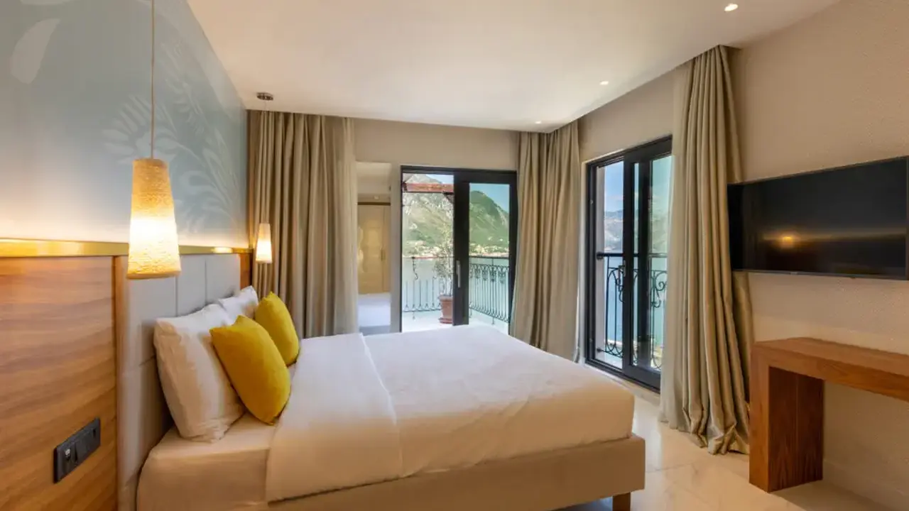 HUMA KOTOR BAY HOTEL & VILLAS