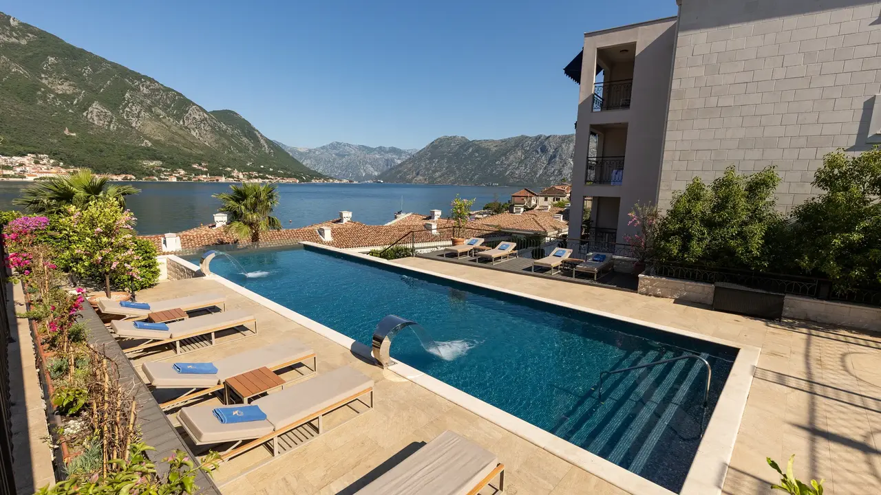 HUMA KOTOR BAY HOTEL & VILLAS