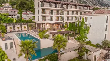 HUMA KOTOR BAY HOTEL & VILLAS