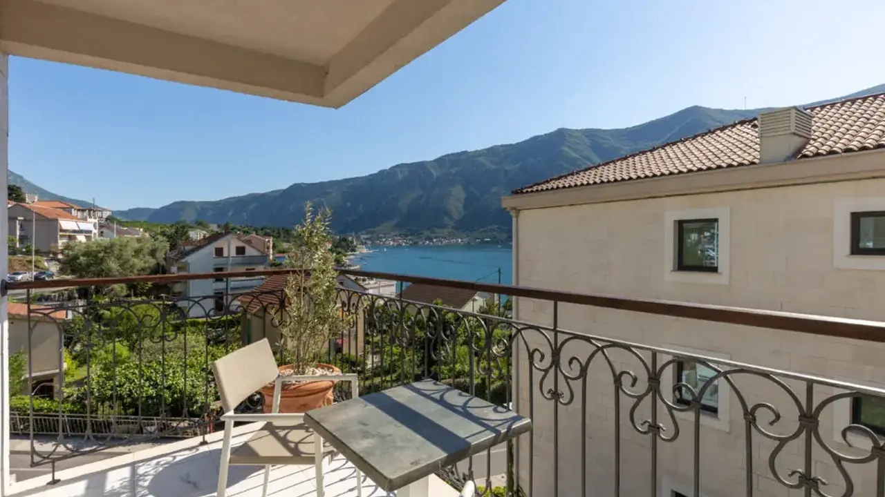 HUMA KOTOR BAY HOTEL & VILLAS