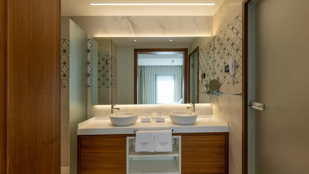 HUMA KOTOR BAY HOTEL & VILLAS