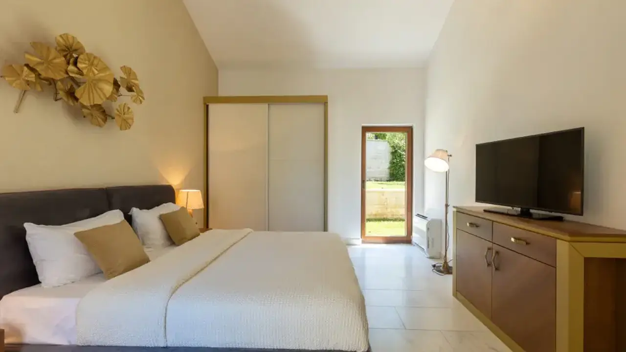 HUMA KOTOR BAY HOTEL & VILLAS