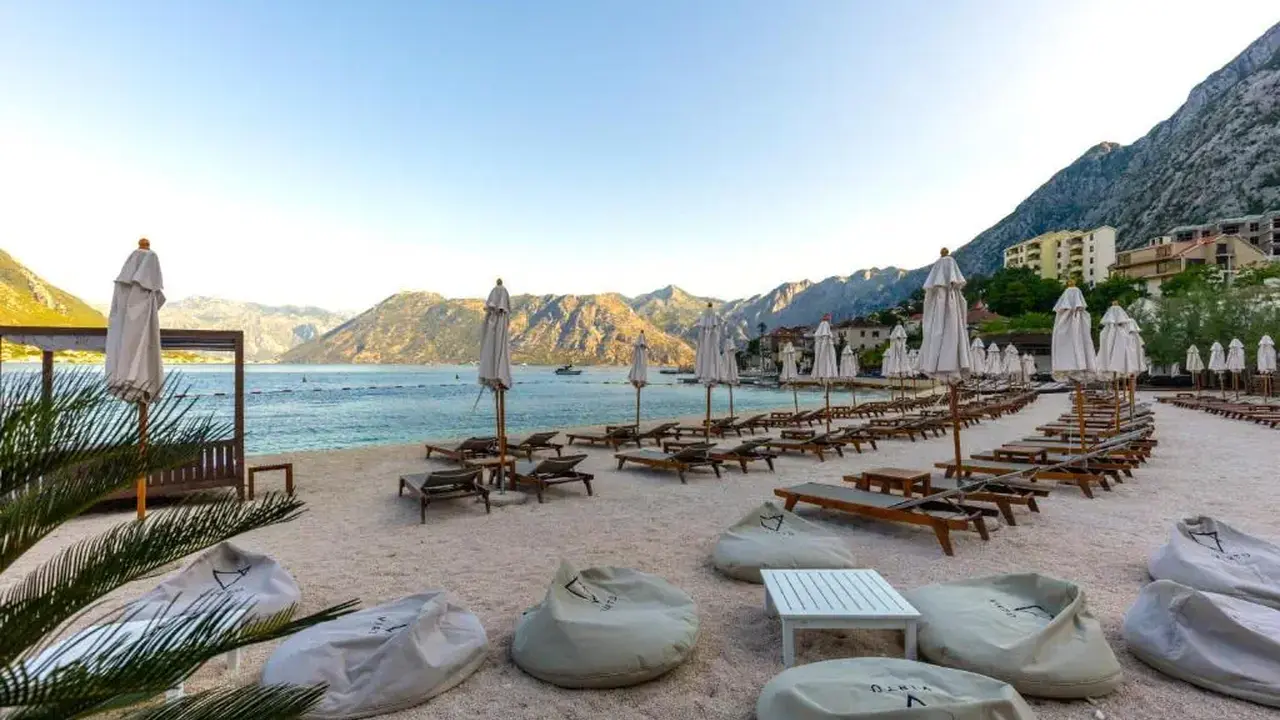 HUMA KOTOR BAY HOTEL & VILLAS