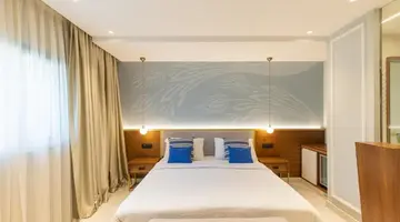 HUMA KOTOR BAY HOTEL & VILLAS