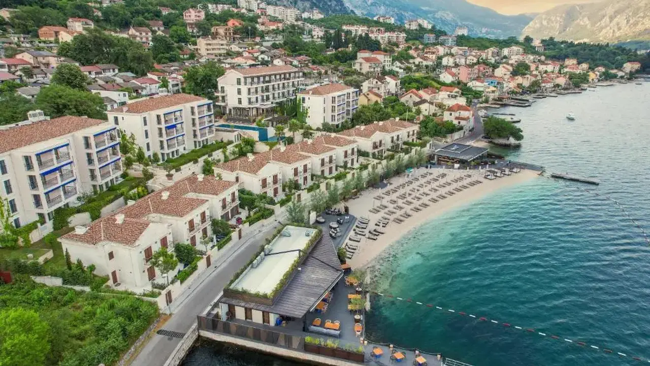 HUMA KOTOR BAY HOTEL & VILLAS