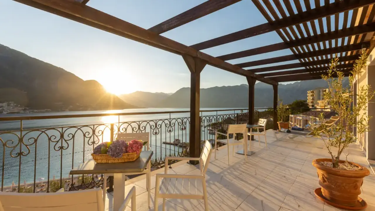 HUMA KOTOR BAY HOTEL & VILLAS