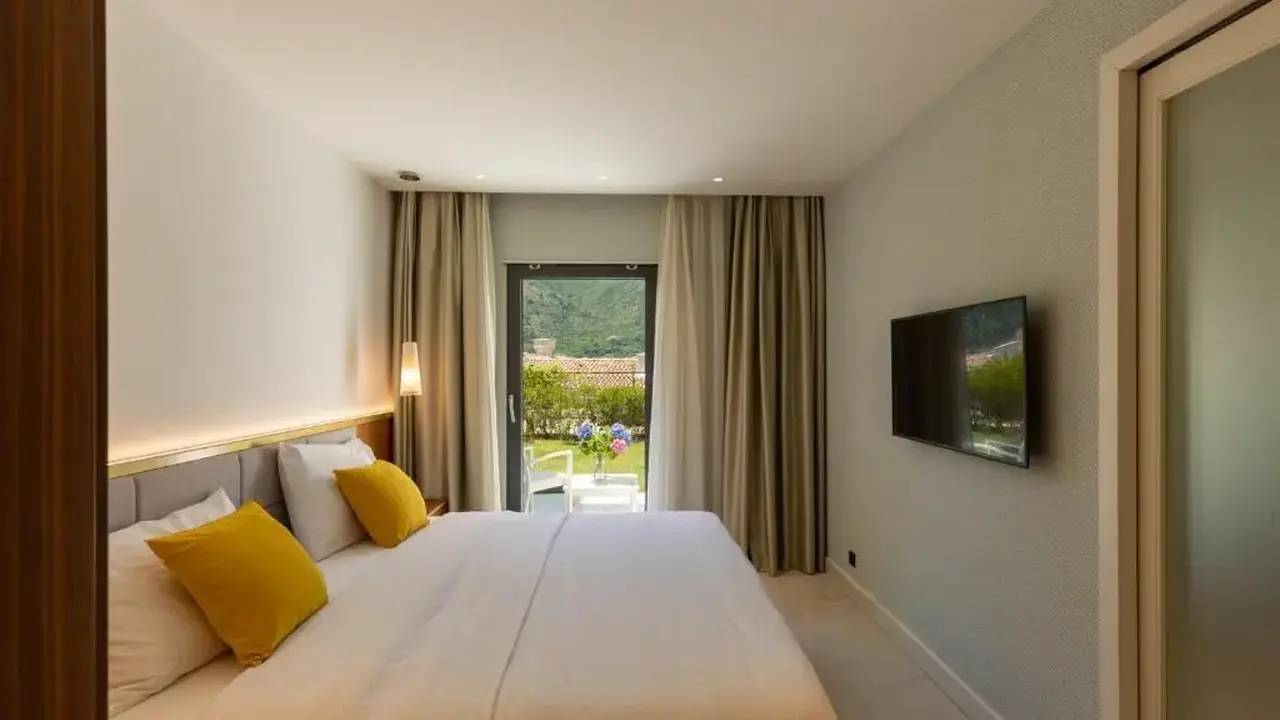 HUMA KOTOR BAY HOTEL & VILLAS