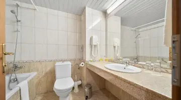 HVD Riviera Beach Hotel