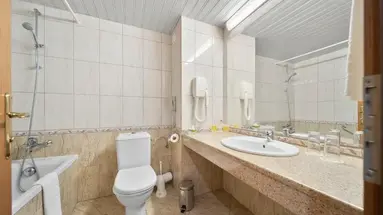 HVD Riviera Beach Hotel