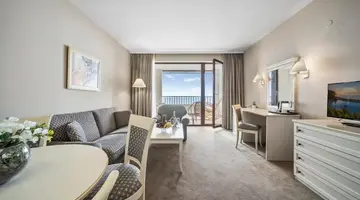 HVD Riviera Beach Hotel