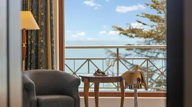 HVD Riviera Beach Hotel