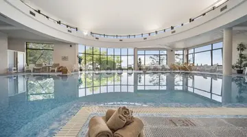 HVD Riviera Beach Hotel