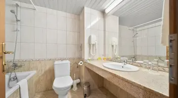 HVD Riviera Beach Hotel