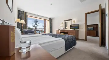 HVD Riviera Beach Hotel