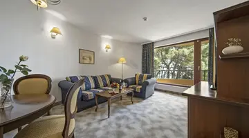 HVD Riviera Beach Hotel