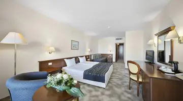 HVD Riviera Beach Hotel