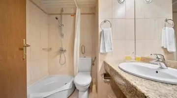 HVD Riviera Beach Hotel