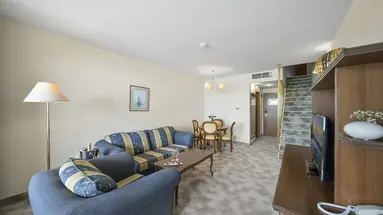 HVD Riviera Beach Hotel