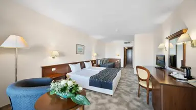 HVD Riviera Beach Hotel