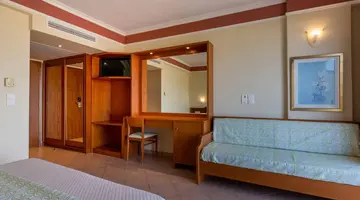 Hydramis Palace Beach Resort