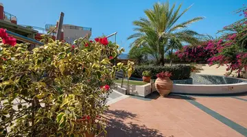 Hydramis Palace Beach Resort