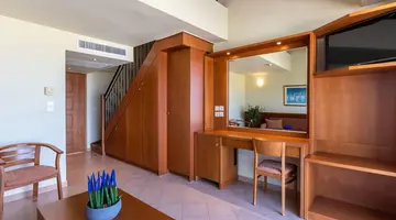 Hydramis Palace Beach Resort