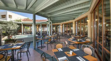 Hydramis Palace Beach Resort
