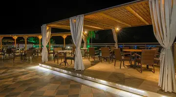 Hydramis Palace Beach Resort