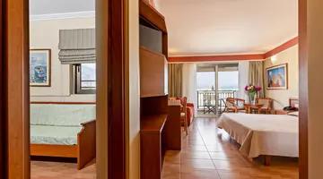 Hydramis Palace Beach Resort