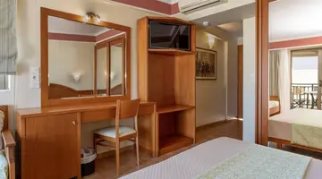 Hydramis Palace Beach Resort