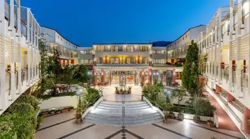 Hydramis Palace