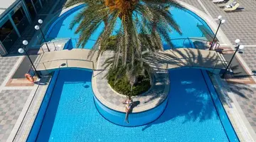 Hydramis Palace