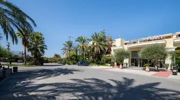 Hydramis Palace