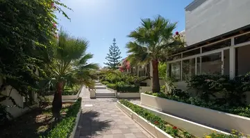 Hydramis Palace
