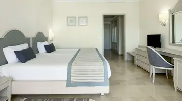 IBEROSTAR WAVES AVERROES