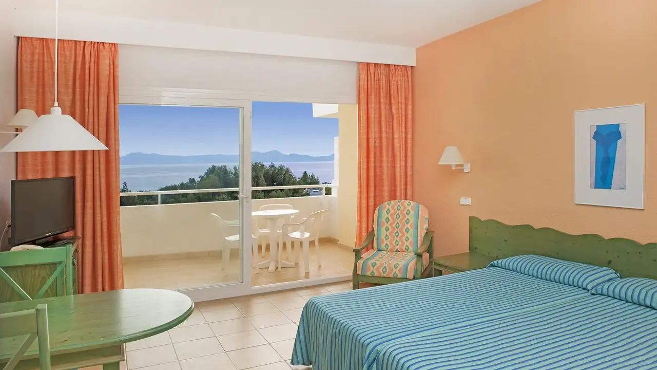 Iberostar Waves Ciudad Blanca
