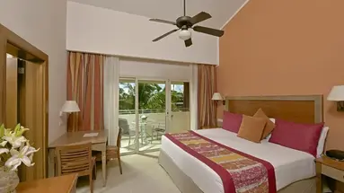 Iberostar WAVES PUNTA CANA