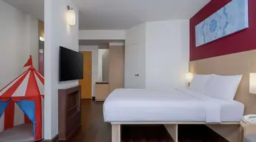 Ibis Bangkok Riverside