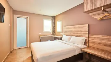 ibis budget Singapore Crystal