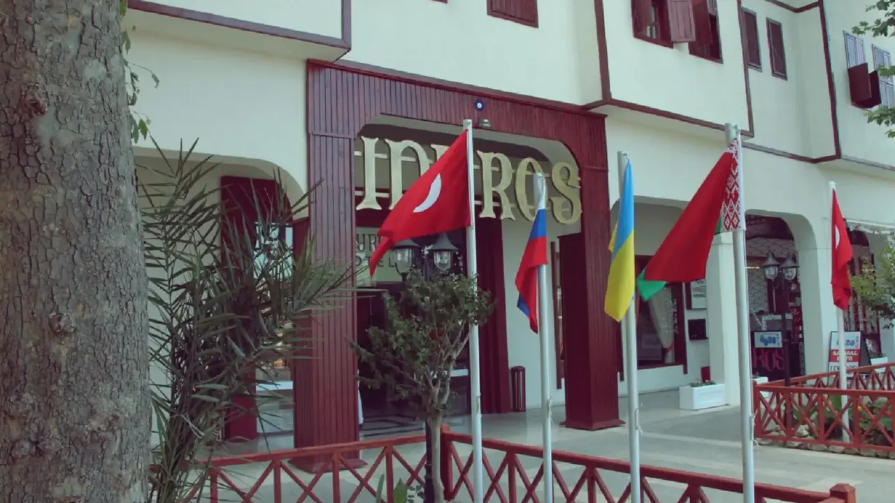 Idyros Hotel