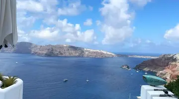 Ikies Santorini