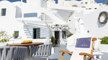 Ikies Santorini