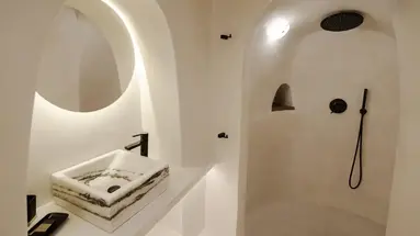 Ikies Santorini