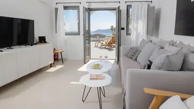Ikies Santorini