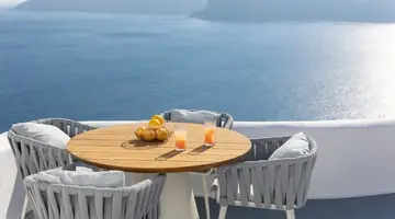 Ikies Santorini
