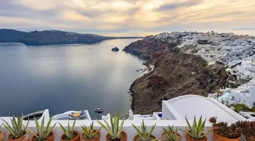 Ikies Santorini